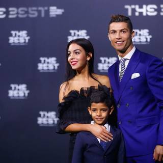 Cristiano Ronaldo and Georgina Rodriguez wallpaper