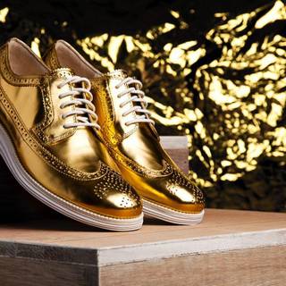 Gold shoes wallpaper