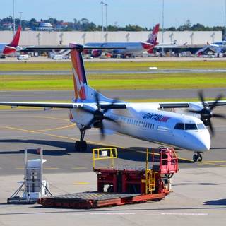 Bombardier Dash 8 wallpaper