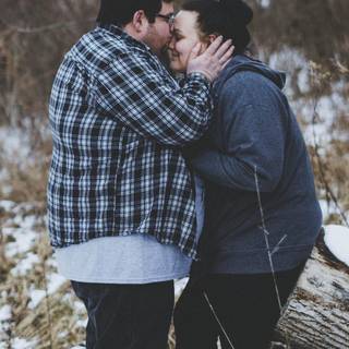 Stylish kiss wallpaper