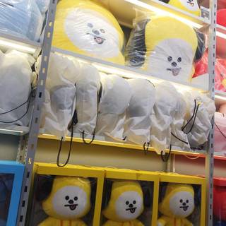 Chimmy Cushion wallpaper