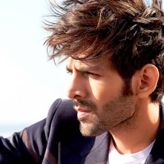 Kartik Aaryan wallpaper