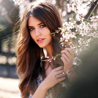 Beautiful girl wallpaper