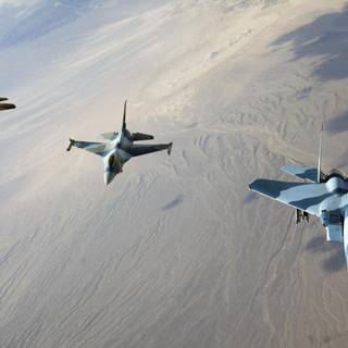 General Dynamics F-16 Fighting Falcon wallpaper