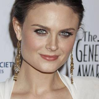 Emily Deschanel wallpaper