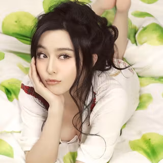 Pretty girls wallpaper