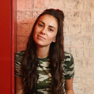 Amy Shark wallpaper