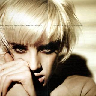 Agyness Deyn wallpaper