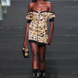 Duckie Thot wallpaper