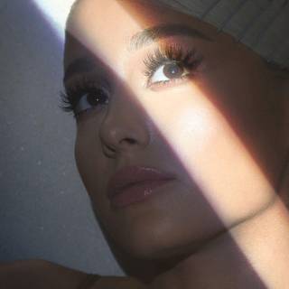 Ariana Grande 2019 wallpaper