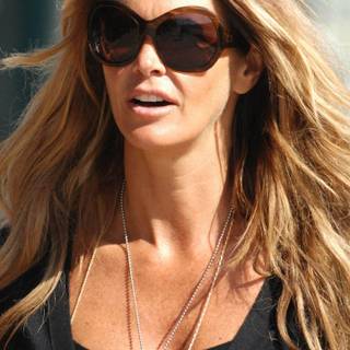 Elle Macpherson wallpaper