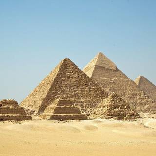 Pyramids of Giza wallpaper
