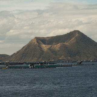 Taal Volcano wallpaper