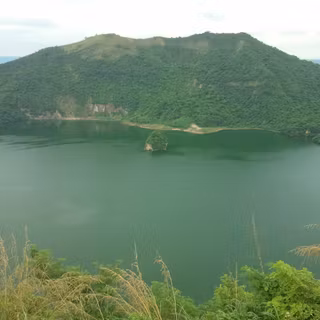 Taal Volcano wallpaper