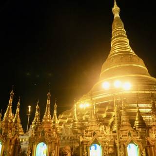 Shwedagon Pagoda wallpaper