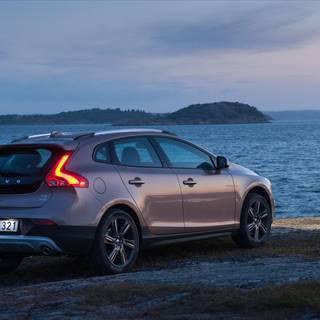 Volvo V40 wallpaper