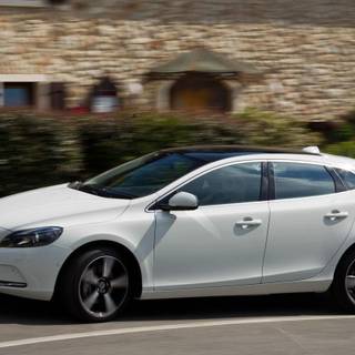 Volvo V40 wallpaper