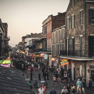 French Quarter wallpaper
