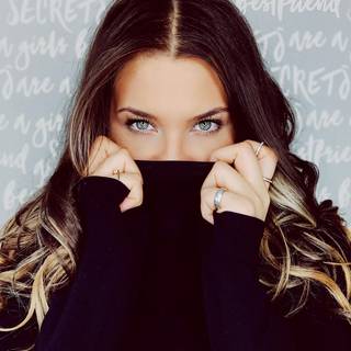 Face hide girls wallpaper