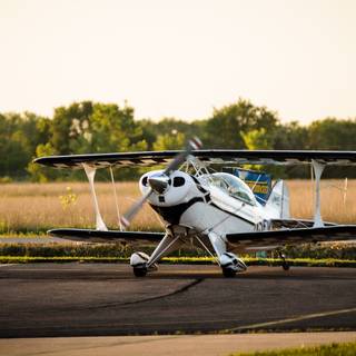 Plane taking off wallpaper