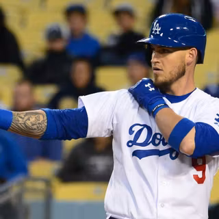 Yasmani Grandal wallpaper