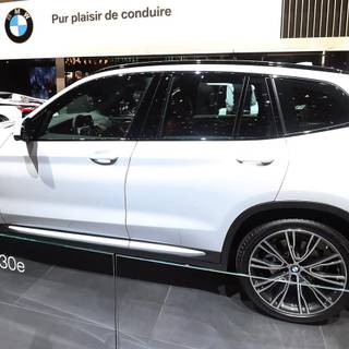 BMW X3 xDrive30e wallpaper