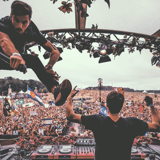 The Chainsmokers logo wallpaper