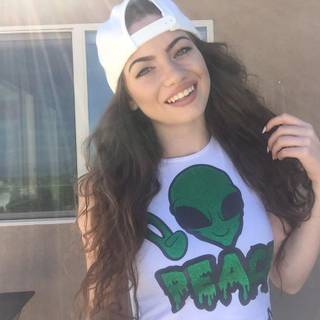 Dytto dancer wallpaper