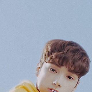 Huening Kai wallpaper