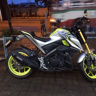 White Yamaha MT-15 wallpaper