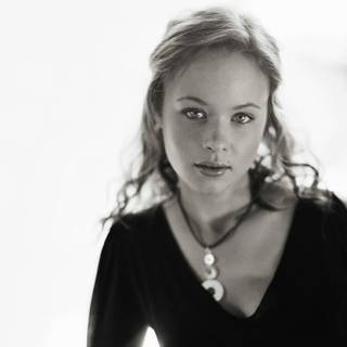 Thora Birch wallpaper