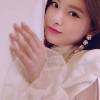 Wang Yiren wallpaper