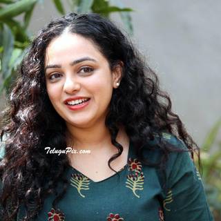Nithya Menen wallpaper