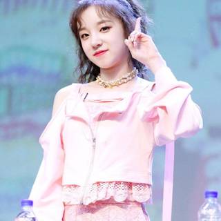 Yuqi (G)I-DLE wallpaper