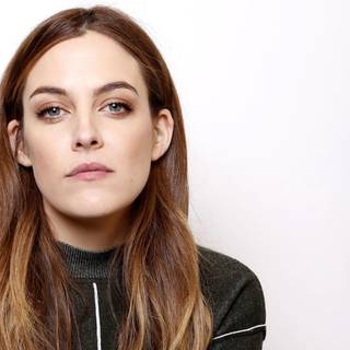 Riley Keough wallpaper