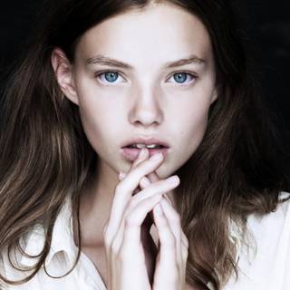 Kristine Froseth wallpaper
