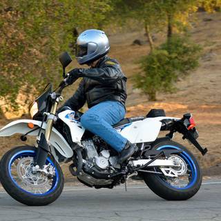 Suzuki DR-Z400 wallpaper