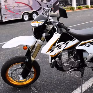 Suzuki DR-Z400 wallpaper