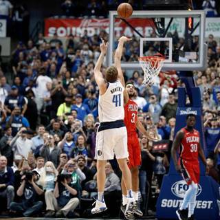 Dirk Nowitzki fadeaway wallpaper