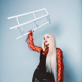 Ava Max Sweet but Psycho wallpaper