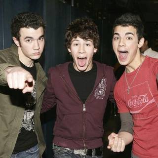 Jonas Brothers Sucker wallpaper