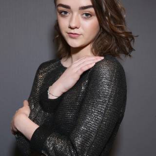 2019 Maisie Williams wallpaper
