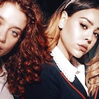 María Pedraza wallpaper