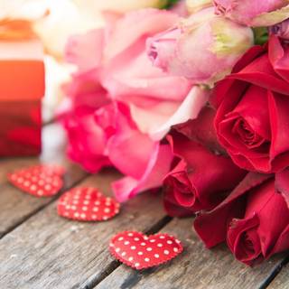 Anniversary roses wallpaper