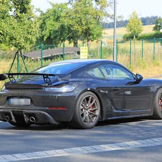 Porsche 718 Cayman GT4 wallpaper