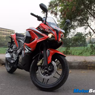 Bajaj Pulsar RS 200 green wallpaper