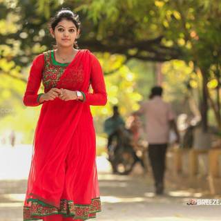 Athulya Ravi wallpaper