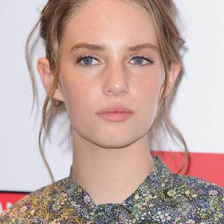 Maya Hawke wallpaper