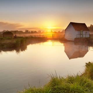 Little house at the lake wallpaper