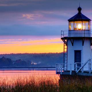 Gull Point Lighthouse wallpaper